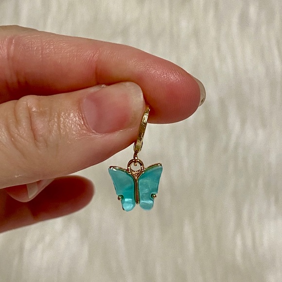 2 Piece Butterfly Charm Drop Earrings - Picture 8 of 8